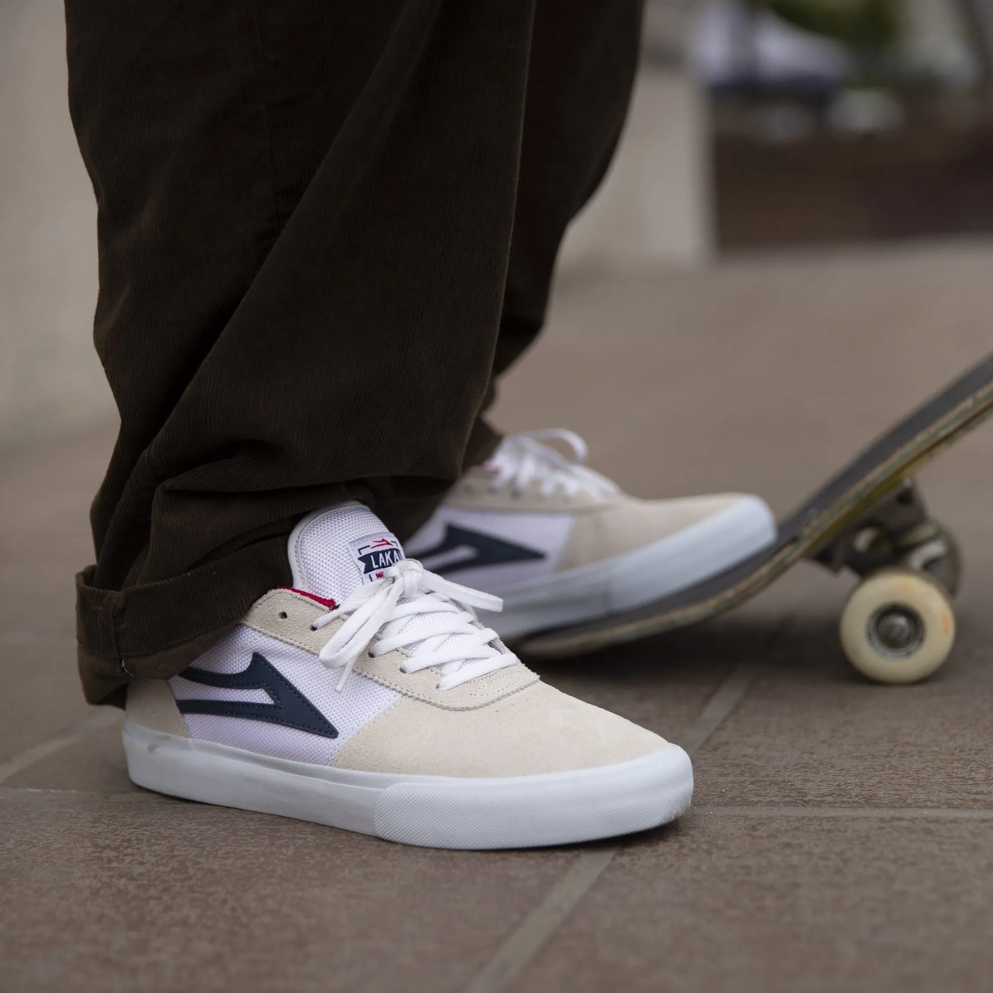 Manchester - White/Navy Suede